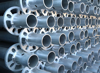 福州鋼管腳手架搭建 選擇明光腳手架廠的優(yōu)勢(shì)與要點(diǎn)